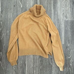 🎃Tan turtleneck sweater